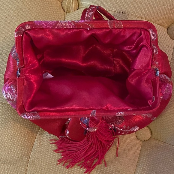 Asian floral pattern wristlet - Picture 4 of 6